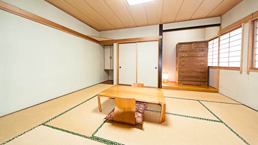 Rooms at Red Warehouse Myoko